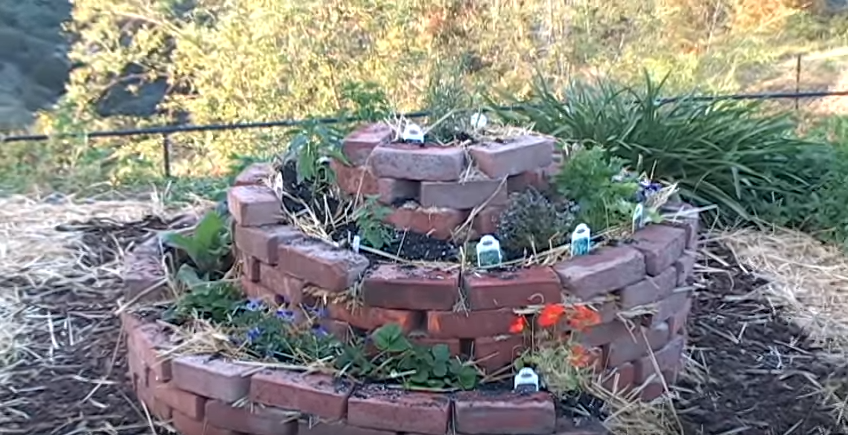 How To Build A Vertical Herb Spiral In Less Than 5 Minutes…